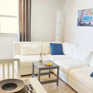 Piso Moderno Cerca De Todos Servicios Apartamento